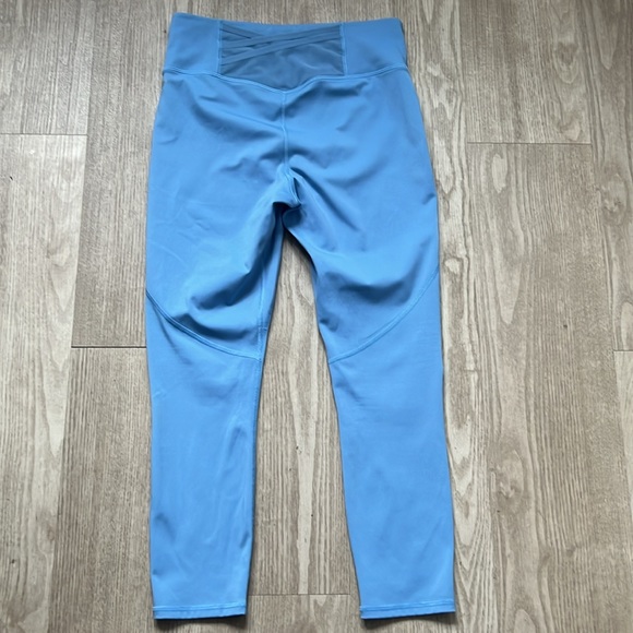 FABLETICS Trinity Motion365® High-Waisted Capri - Picture 6 of 11